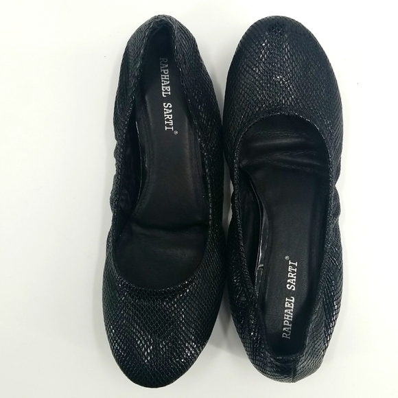 RS Black Genuine Leather Textured Ballet Flat - Picture 6 of 9